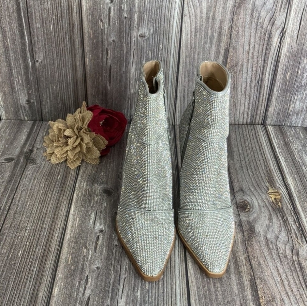 NIB INC Rhinestone ankle booties W6.5